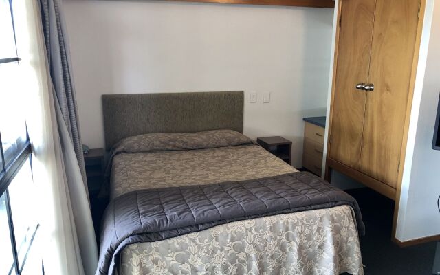 Teal Motor Lodge