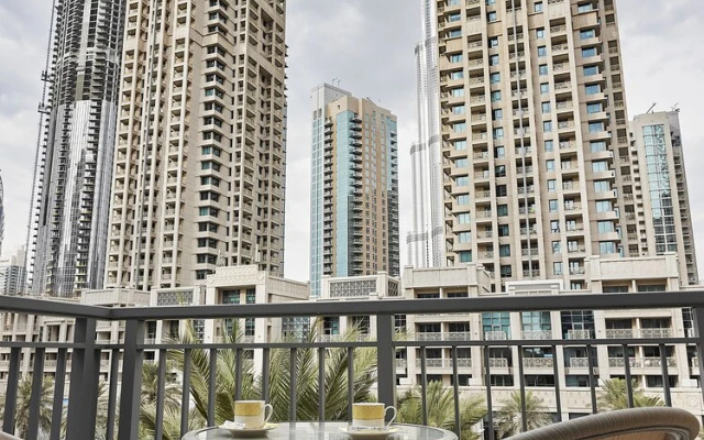 Апартаменты Dream Inn Claren Downtown With Private Terrace