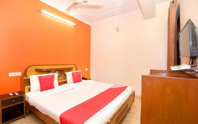 OYO 10239 Holiday INN Paradise