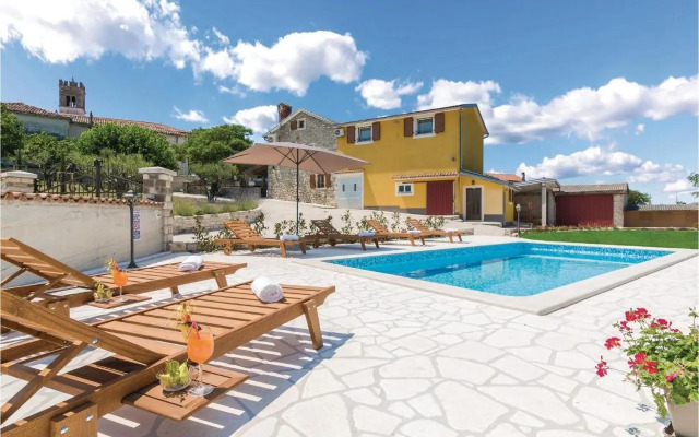 Four-Bedroom Apartment in Nova Vas