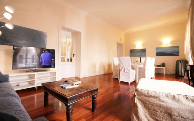 Prestigious Family Apt near St. Peter