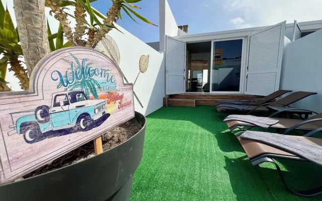 Sea View Bungalow with Communal Pool