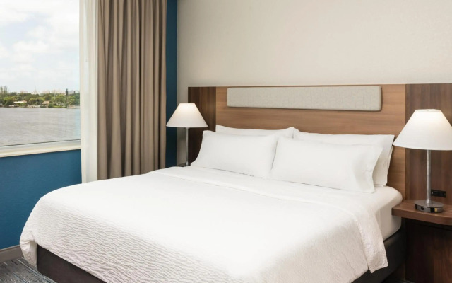Holiday Inn Express Miami Airport Blue Lagoon Area by IHG