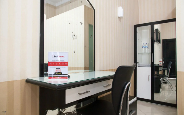 RedDoorz near Juanda International Airport