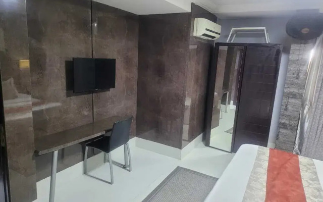 New Land Luxury Hotel