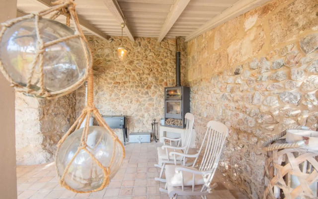 Pintor In Caimari With 3 Bedrooms And 2 Bathrooms