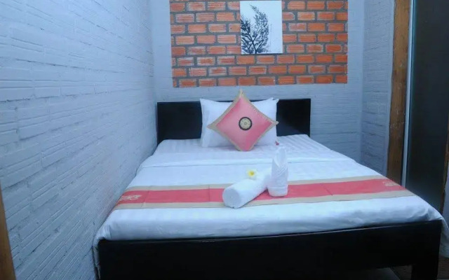 Pillar Hotel