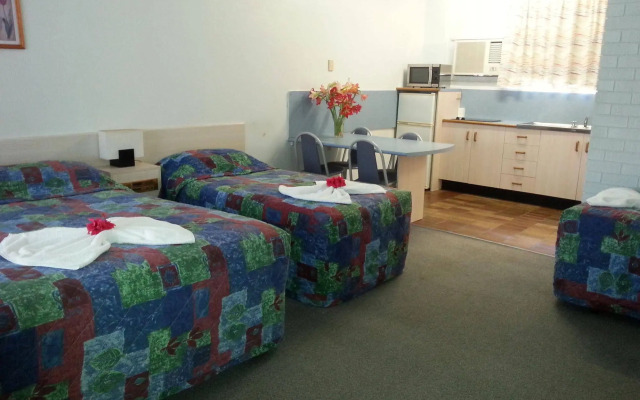 Golden Fountain Motel