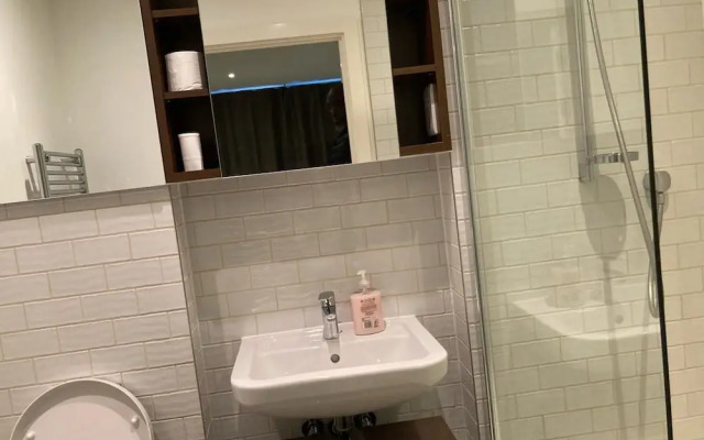 Phoenix 2 Bedroom Apartment in london