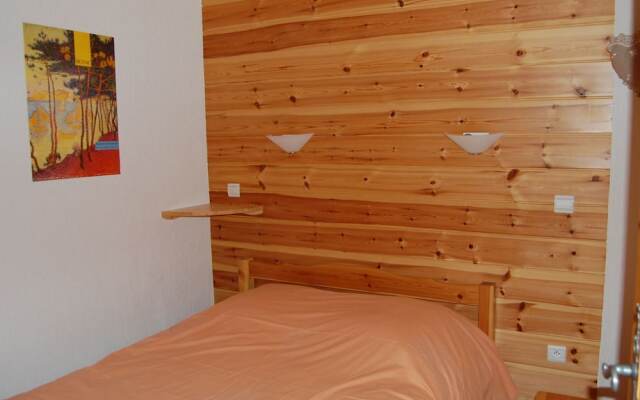 10-pers. Holiday Home With Sauna Near Center of Champagny
