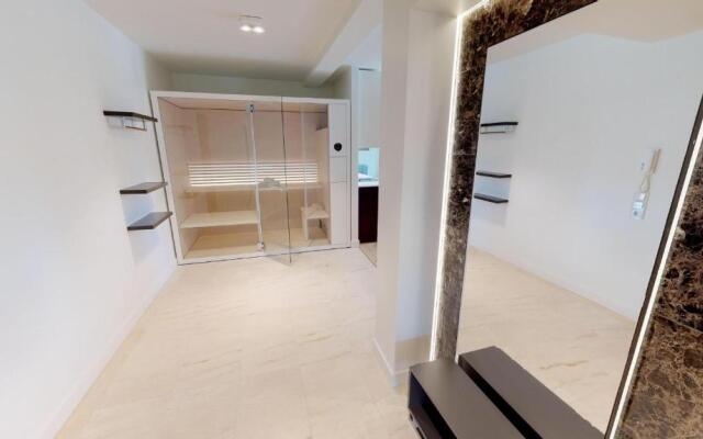 White Pearl Apartment 1.01