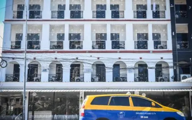 Riqueza Suites Pattaya