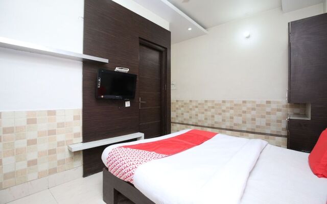 OYO 18599 Hotel Rc Residency