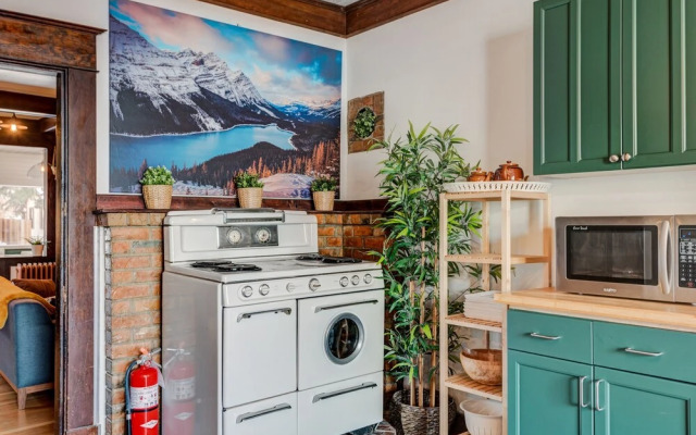 Rocky Mountain House - Sleeps 23