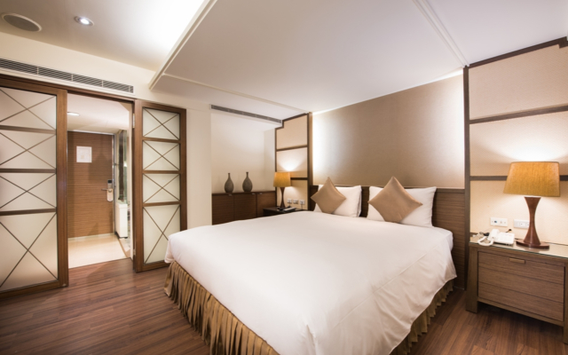 Shin Yuan Celeb Metro Hotel
