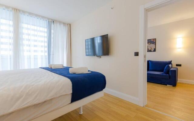1BR Apt with Sea View and balcony