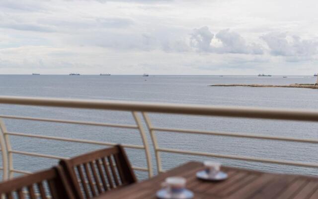 SeaFront Apartment Marsascala
