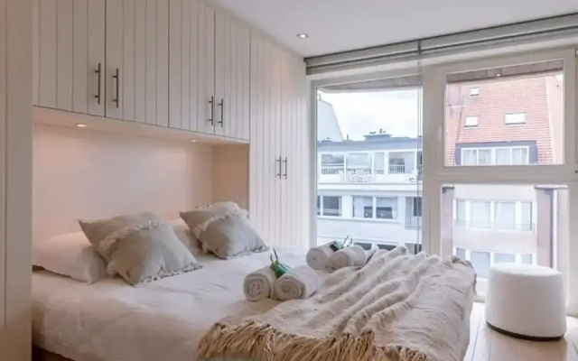 Lovely and Spacious Apartment on top Location
