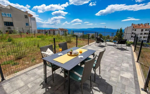 Seaview apartment „Megan“ with sunny terrace