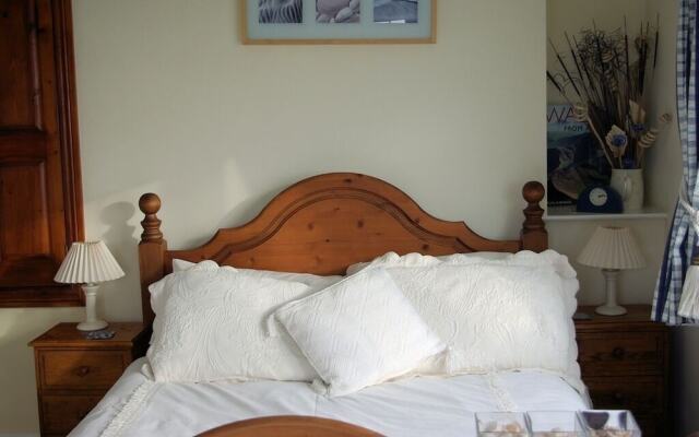 Limpert Bay Guest House