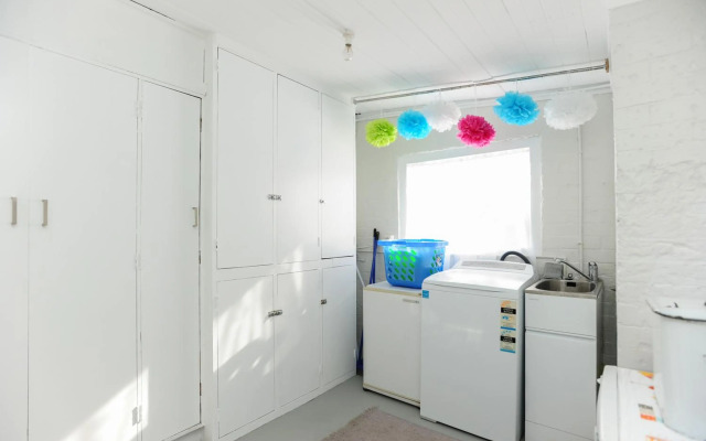 Puriri Downtown Villa - Napier Holiday Home