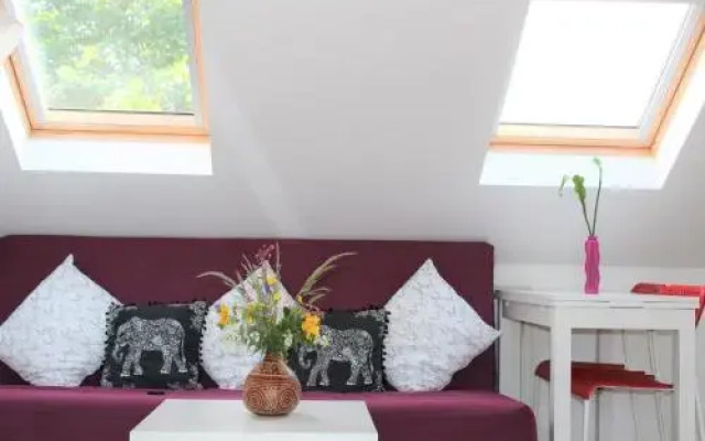 Jing's Loft Converted Studio