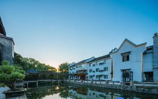 Floral Hotel ·Xunxi Garden Hotel(Nanxun Ancient Town Branch)