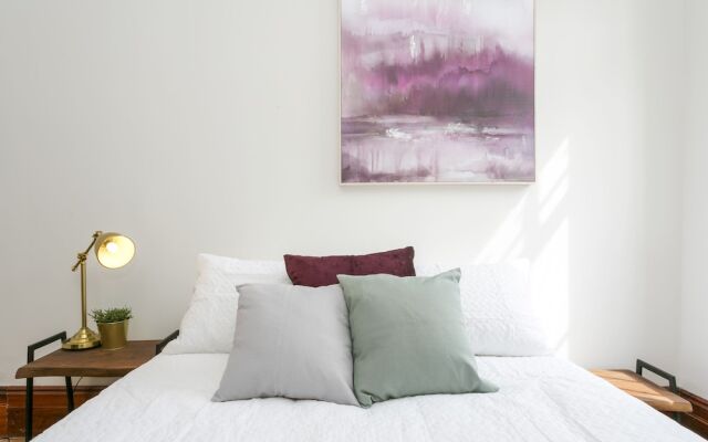 Spacious 3 Bedroom Minutes To CBD