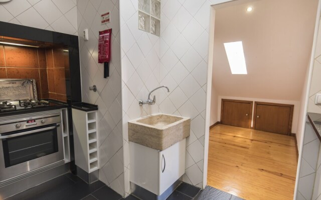 Santa Justa Elevator by Rentestate