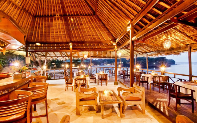 Mushroom Beach Bungalow