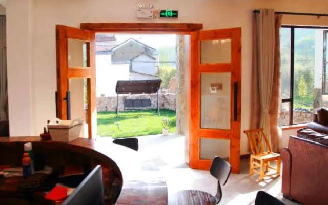 Stream Banks Private Hostel