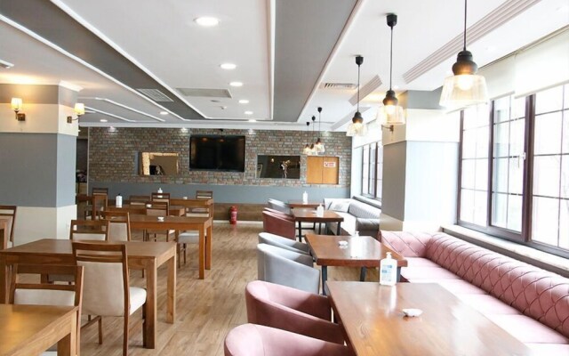 Hizel Hotel