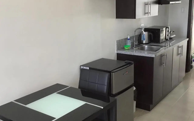 Studio Condominium - Short and Long Term Staycation