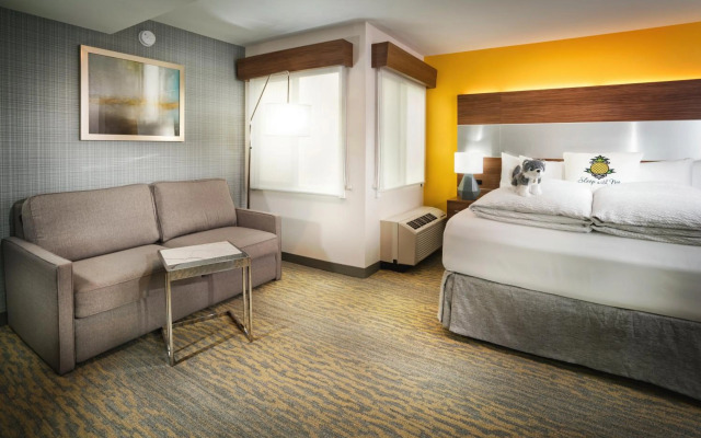 Staypineapple, Hotel Z, Gaslamp San Diego