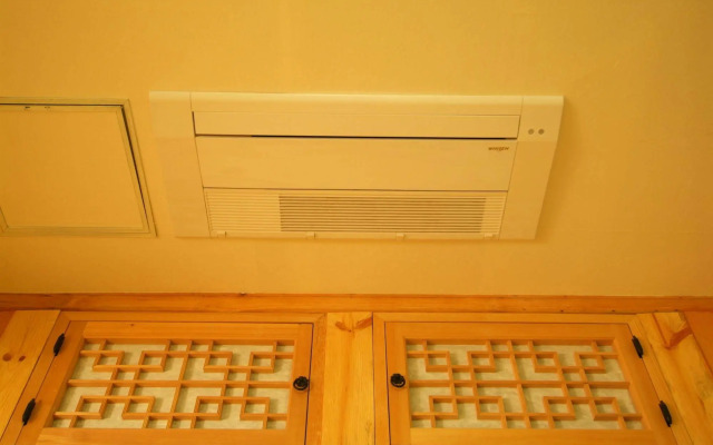 Moon Hanok Guesthouse