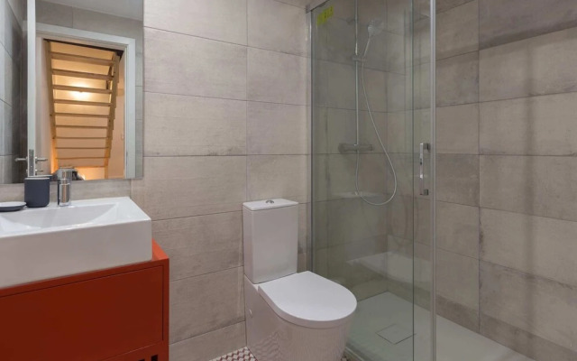 Modern 2BR Flat in Central Porto