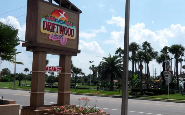 Driftwood Resort