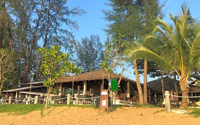 Lah Own Khaolak Resort