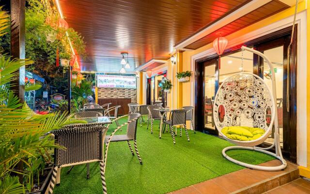 Golden River Hotel