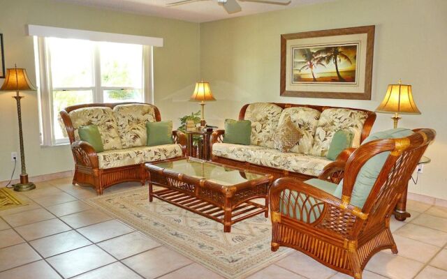 Cozy Home With Sunroom, Pool and Steps to Beach