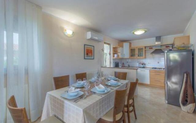 Apartments Sani