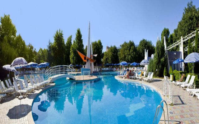 Ralitsa AquaClub Hotel & Aquapark - Ultra All Inclusive