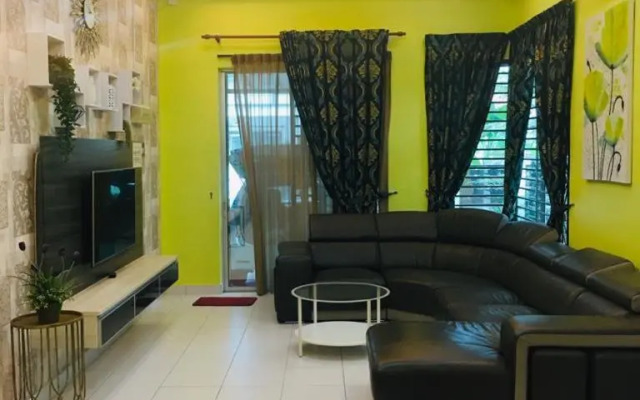 D Wangi Homestay Pasir Gudang at Ecotropic