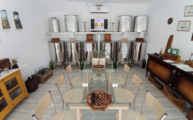 Kalderimi 'Olive Green' Traditional House