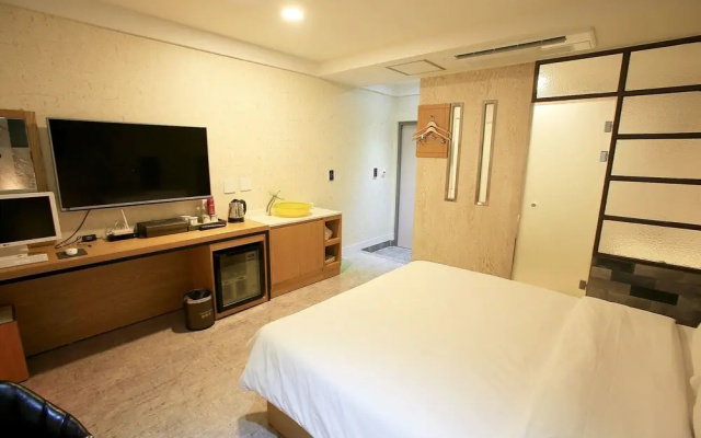 Gimpo Bellucci Motel(김포 벨루치 드라이브인 무인텔)