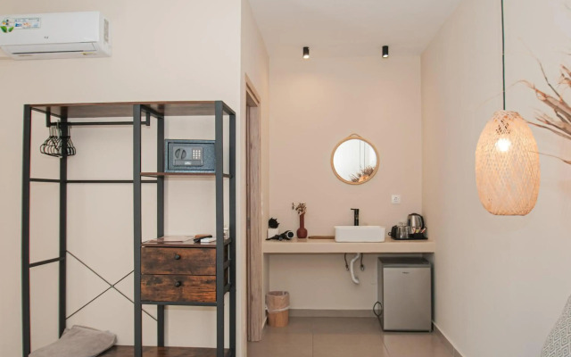 Atma Beach Rooms & Suites