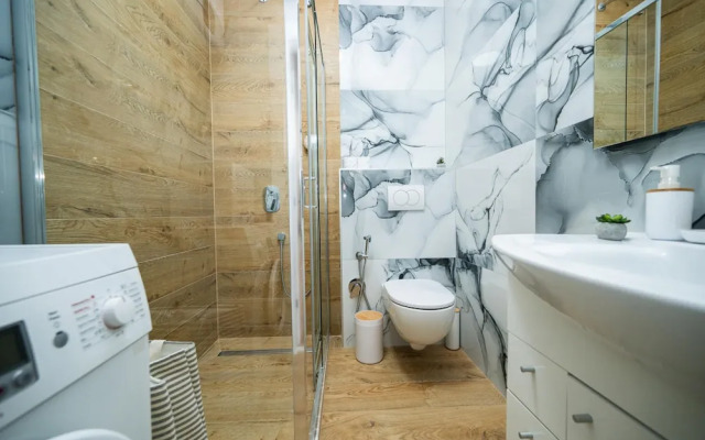 Design 150m2 Three-bedroom Apartment - Main Street