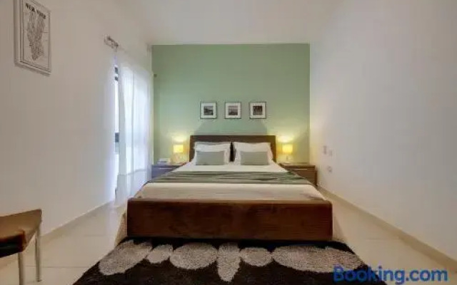 Seaside Bliss 3BR Holiday Apartment Sliema