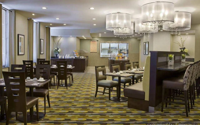 Hilton Garden Inn Toronto City Centre