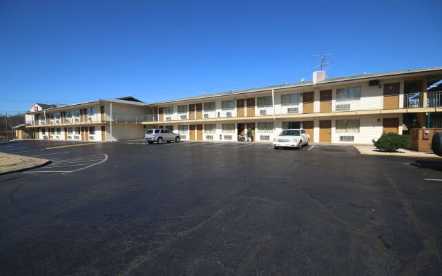 Royal Inn Charlotte Airport Hotel